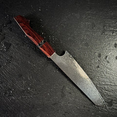 Profil complet du couteau petty à pointe biseautée, lame en acier damassé 10Cr15CoMoV et manche en bois de santal