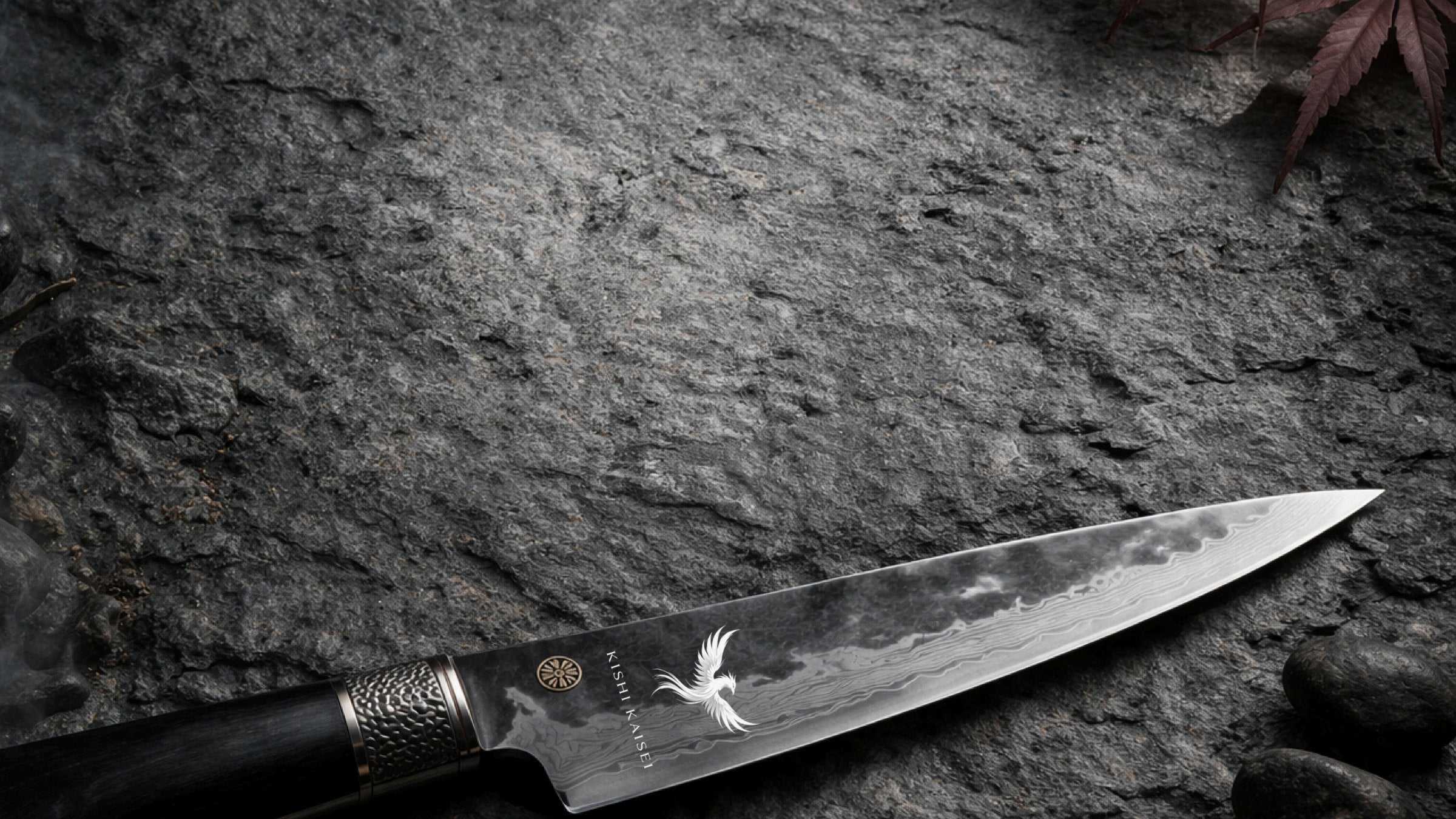 Couteau Santoku Damas KISHI KAISEI sur pierre