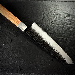 Profil complet du couteau kiritsuke japonais, lame en acier AUS-10 et manche en bois d'olivier