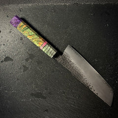 Profil complet du couteau nakiri japonais, lame en acier AUS-10 et manche en bois solidifié